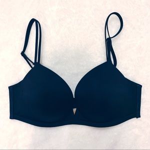 Victoria’s Secret Black Wireless Padded Bra